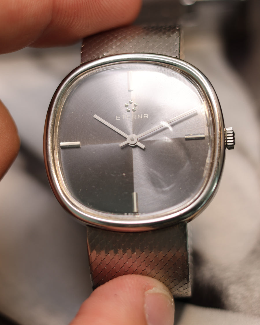 Eterna TV cadran "Sunburst" Bracelet intégré Réf 3438047 41 (1979)