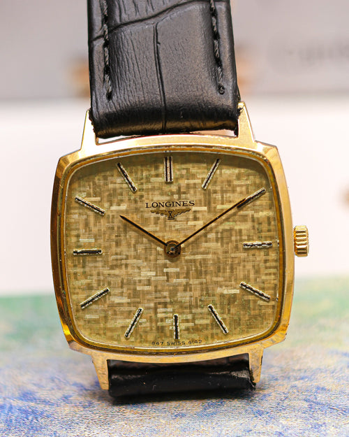 Longines Coussin vintage cadran linen 1970 réf 187102441 - profil du boîtier