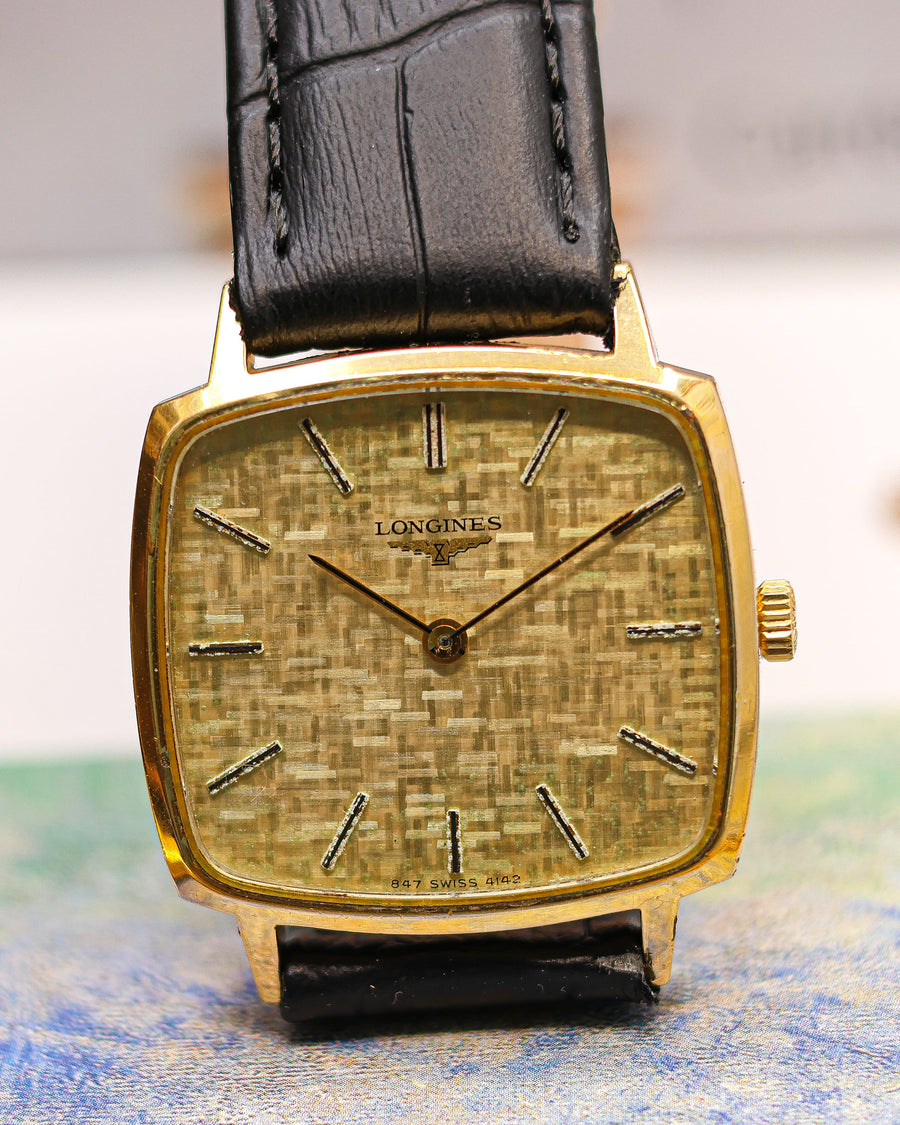 Longines Coussin vintage cadran linen 1970 réf 187102441 - profil du boîtier