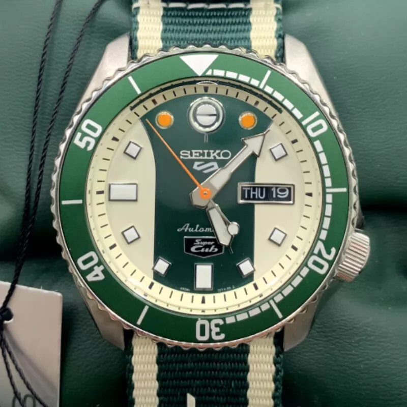 Nouvelle montre disponible miniature