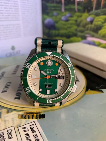 Nouvelle montre disponible extra miniature