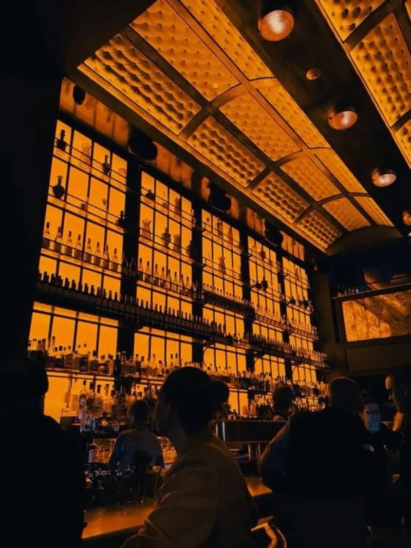 bar