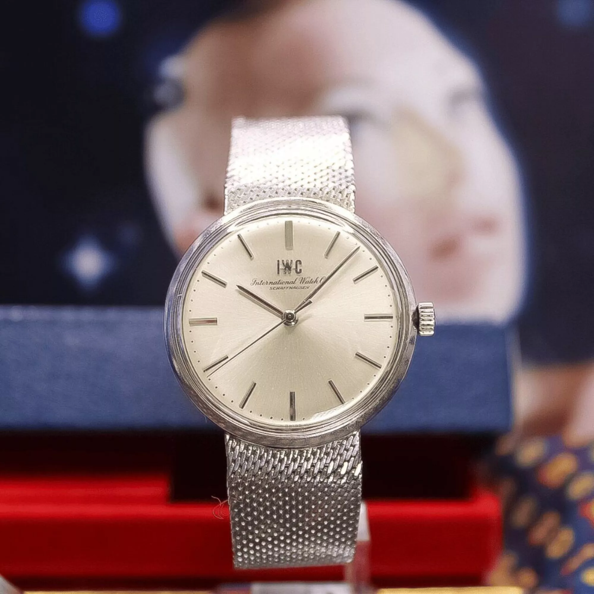 Montre IWC vintage calibre 403 réf 2400 